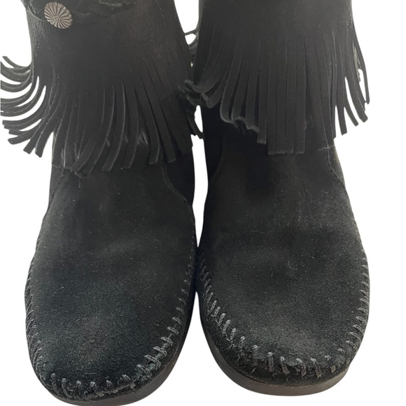 Minnetonka Black Fringe,Suede,Short Ankle Boots,Studded,soft sole boots,7 1/2 - Picture 7 of 9